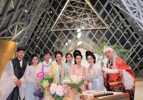 你好「七月」節 ,五芳齋節令直播登入“錐宇宙”!